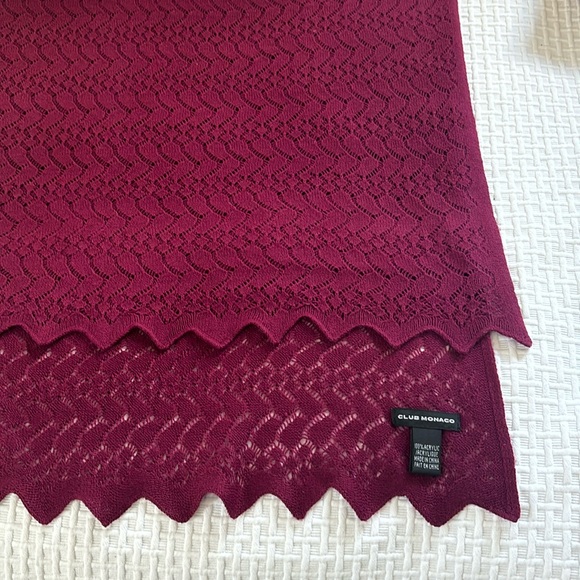 Club Monaco plum scarf. - Picture 2 of 6